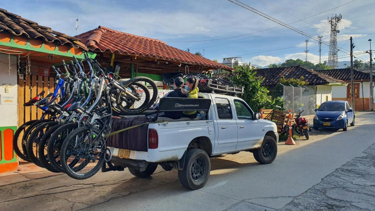 Hostal Estrella De Agua ซาเลนโต ภายนอก รูปภาพ
