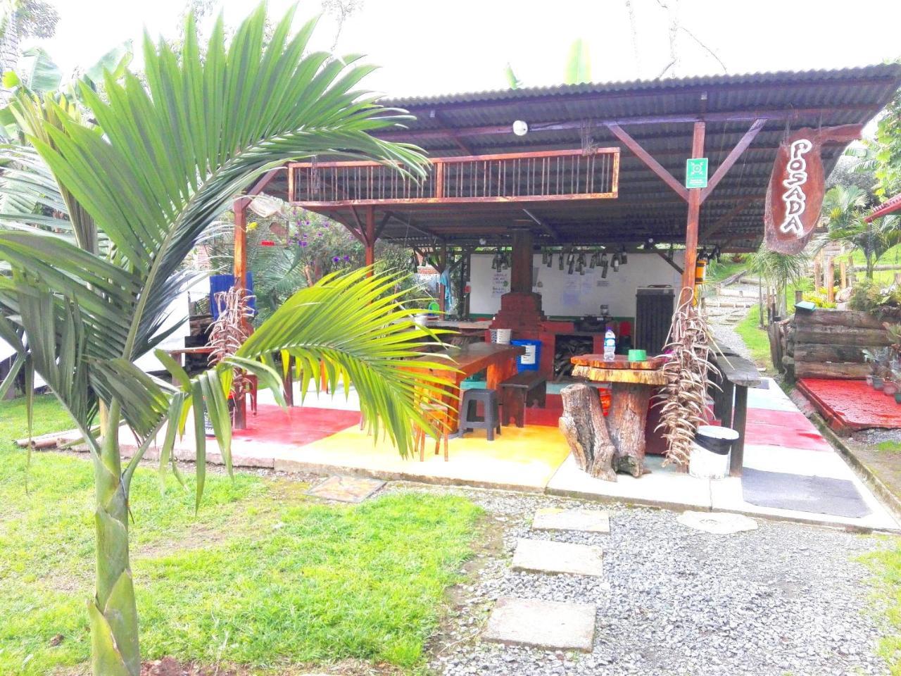Hostal Estrella De Agua ซาเลนโต ภายนอก รูปภาพ